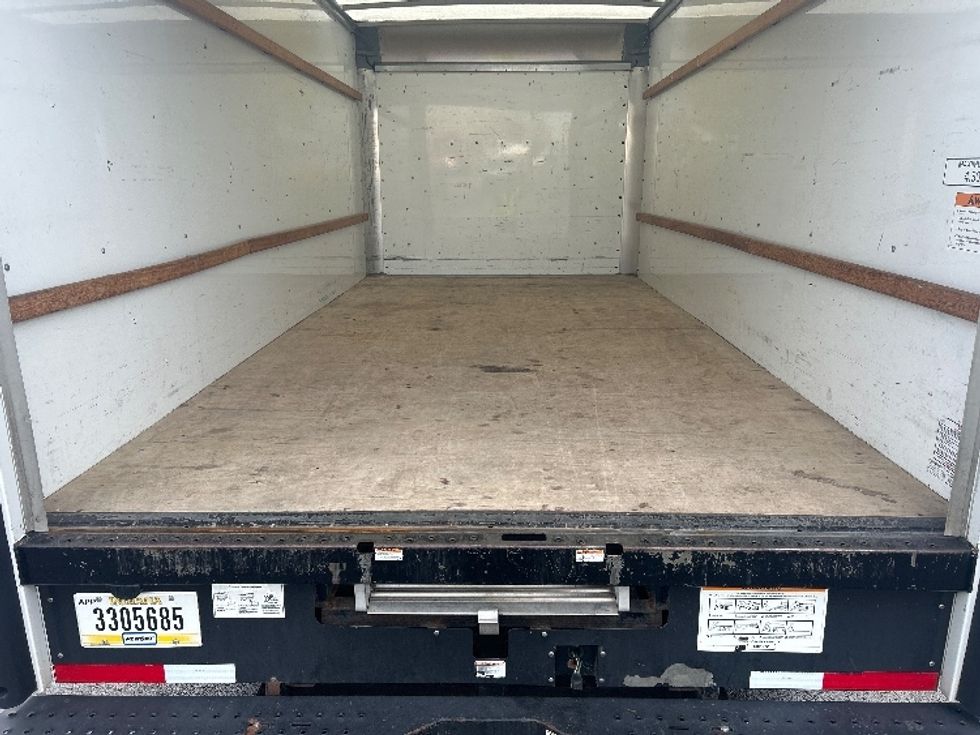 Light Duty Box Truck-Light and Medium Duty Trucks-GMC-2022-Savana G33903-Louisville-KY-98,231\n\t\tmiles-$ 31,000 - Image 10