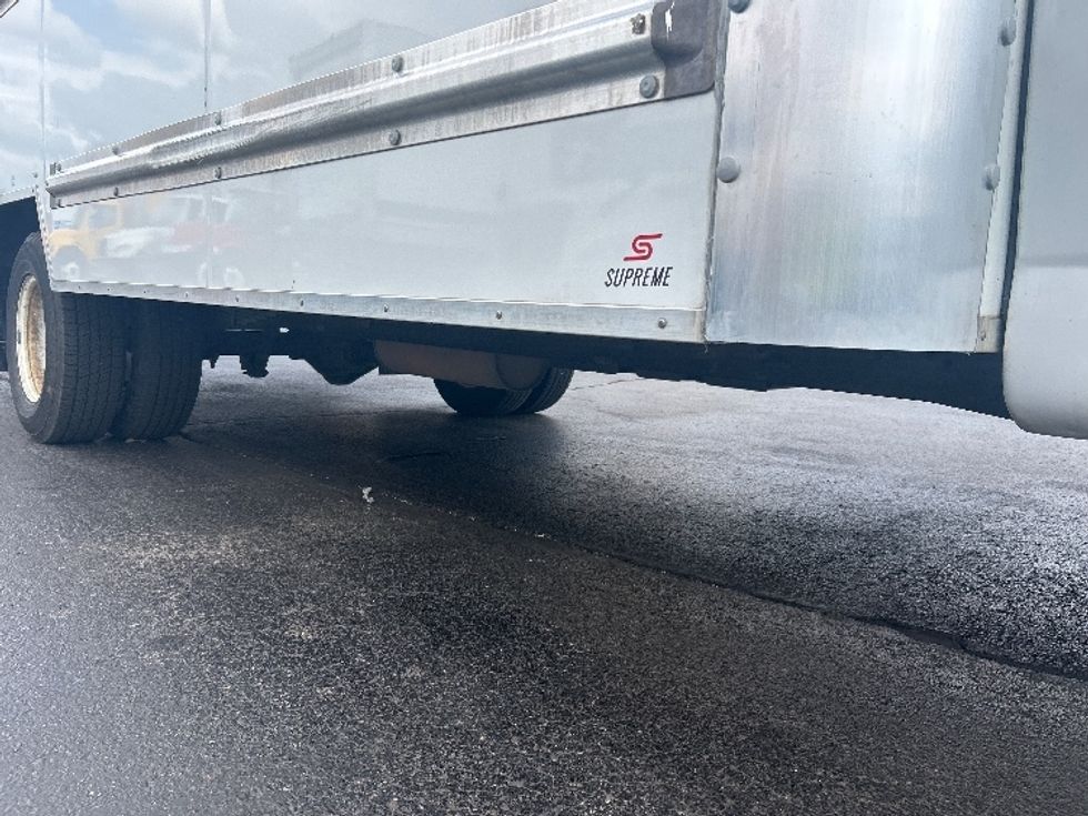 Light Duty Box Truck-Light and Medium Duty Trucks-GMC-2022-Savana G33903-Louisville-KY-98,231\n\t\tmiles-$ 31,000 - Image 14