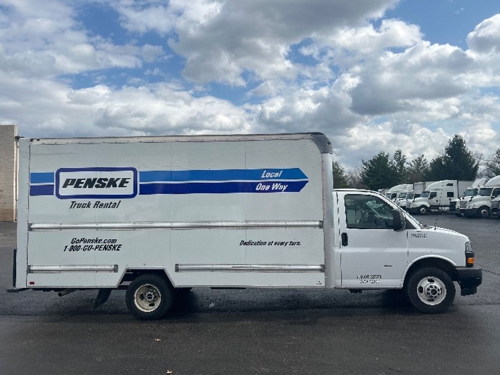 Light Duty Box Truck-Light and Medium Duty Trucks-GMC-2022-Savana G33903-Louisville-KY-98,231\n\t\tmiles-$ 31,000 - Image 15