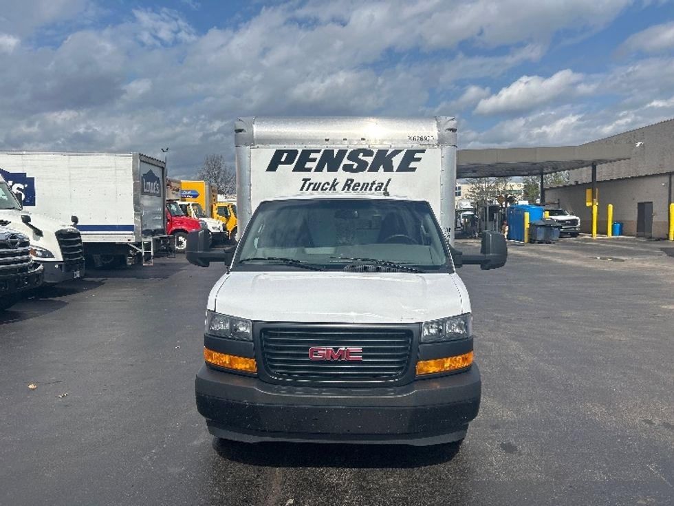 Light Duty Box Truck-Light and Medium Duty Trucks-GMC-2022-Savana G33903-Louisville-KY-98,231\n\t\tmiles-$ 31,000 - Image 2