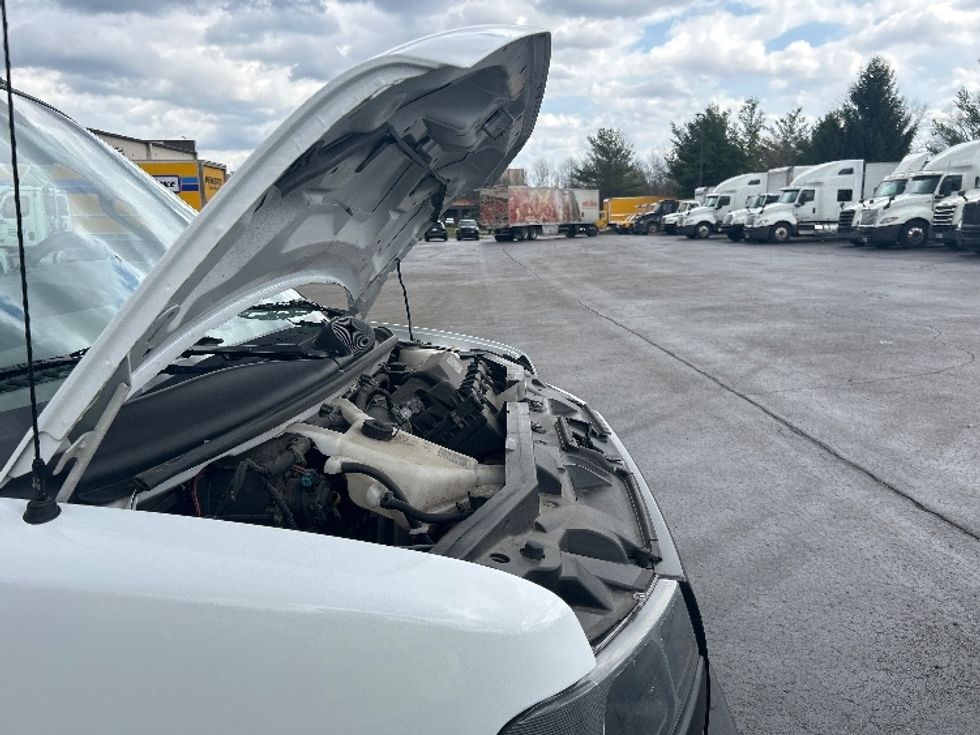 Light Duty Box Truck-Light and Medium Duty Trucks-GMC-2022-Savana G33903-Louisville-KY-98,231\n\t\tmiles-$ 31,000 - Image 23