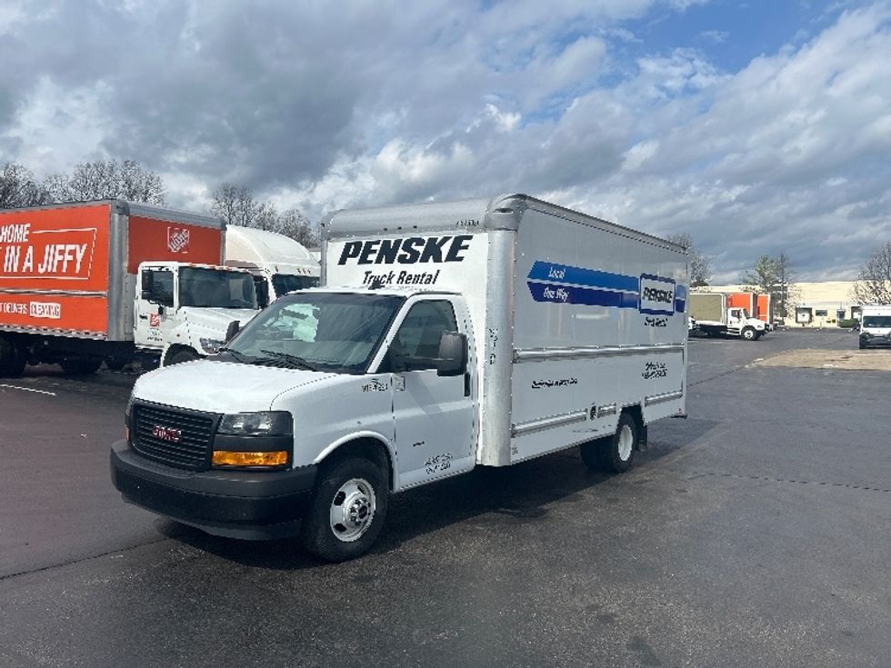 Light Duty Box Truck-Light and Medium Duty Trucks-GMC-2022-Savana G33903-Louisville-KY-98,231\n\t\tmiles-$ 31,000 - Image 3