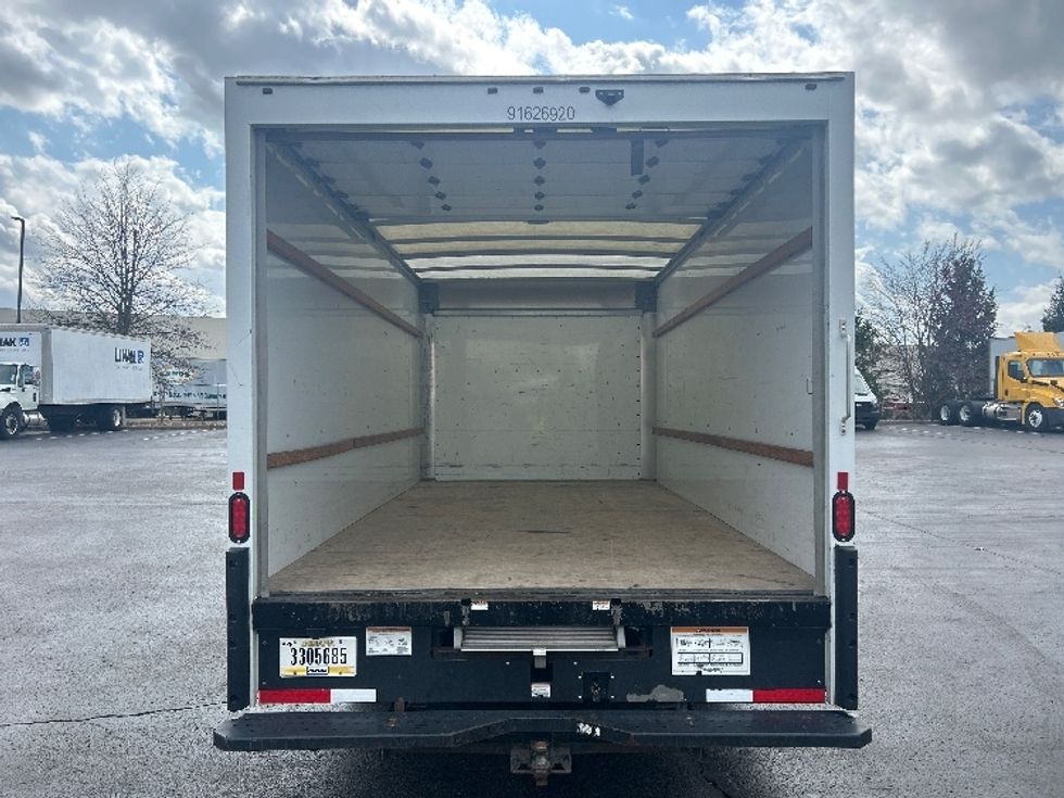 Light Duty Box Truck-Light and Medium Duty Trucks-GMC-2022-Savana G33903-Louisville-KY-98,231\n\t\tmiles-$ 31,000 - Image 8