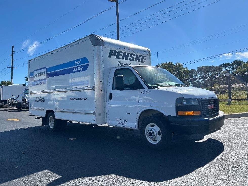 Light Duty Box Truck-Light and Medium Duty Trucks-GMC-2022-Savana G33903-Lowell-AR-109,257\n\t\tmiles-$ 30,000 - Image 1