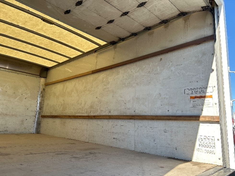 Light Duty Box Truck-Light and Medium Duty Trucks-GMC-2022-Savana G33903-Lowell-AR-109,257\n\t\tmiles-$ 30,000 - Image 10