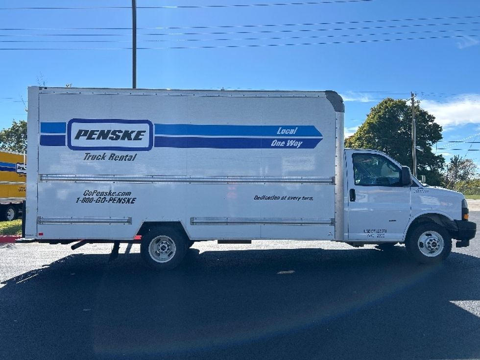 Light Duty Box Truck-Light and Medium Duty Trucks-GMC-2022-Savana G33903-Lowell-AR-109,257\n\t\tmiles-$ 30,000 - Image 12