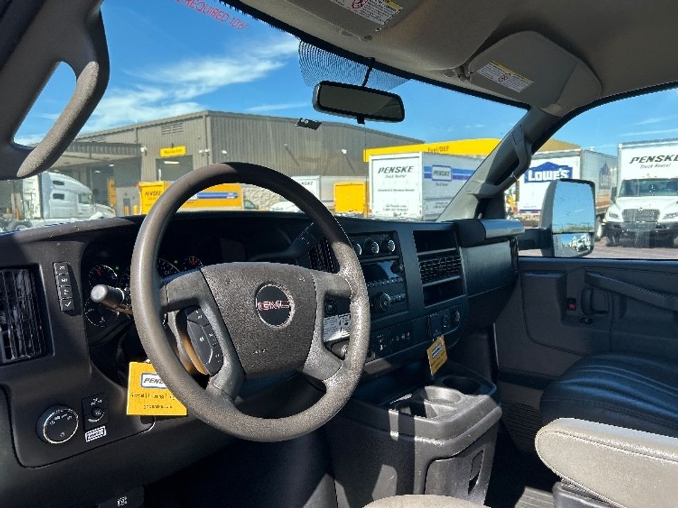 Light Duty Box Truck-Light and Medium Duty Trucks-GMC-2022-Savana G33903-Lowell-AR-109,257\n\t\tmiles-$ 30,000 - Image 14