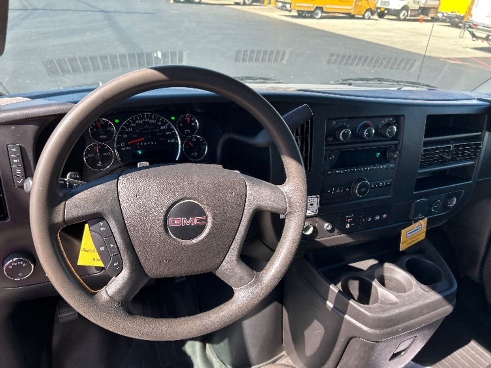Light Duty Box Truck-Light and Medium Duty Trucks-GMC-2022-Savana G33903-Lowell-AR-109,257\n\t\tmiles-$ 30,000 - Image 15