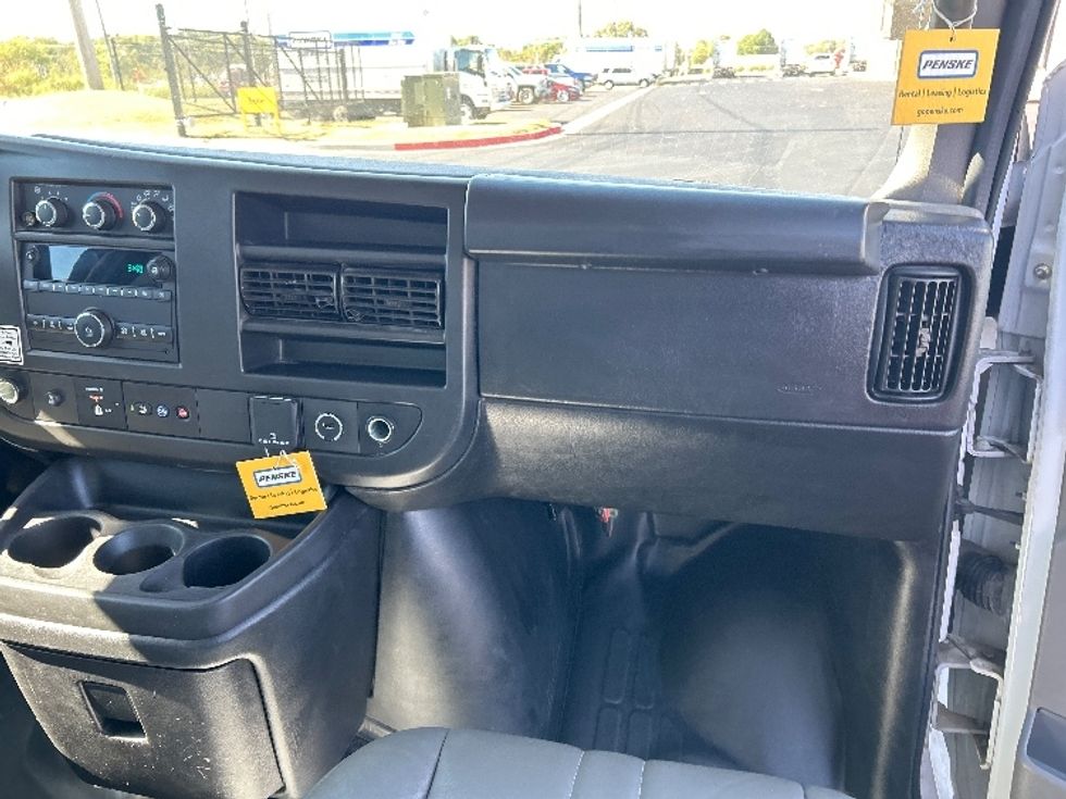 Light Duty Box Truck-Light and Medium Duty Trucks-GMC-2022-Savana G33903-Lowell-AR-109,257\n\t\tmiles-$ 30,000 - Image 18