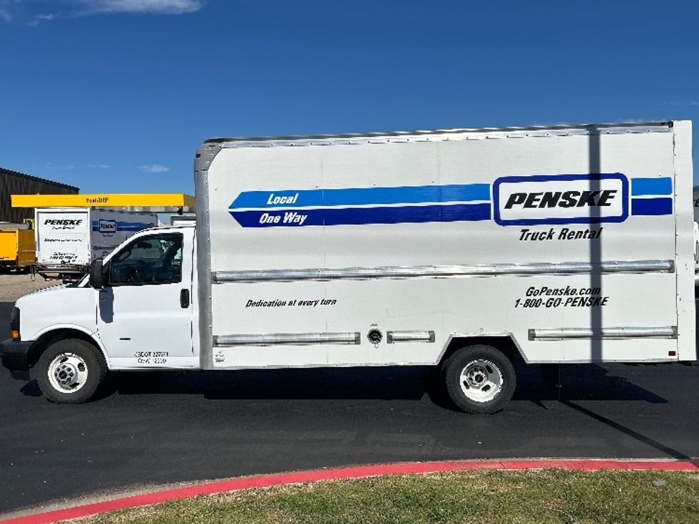 Light Duty Box Truck-Light and Medium Duty Trucks-GMC-2022-Savana G33903-Lowell-AR-109,257\n\t\tmiles-$ 30,000 - Image 4