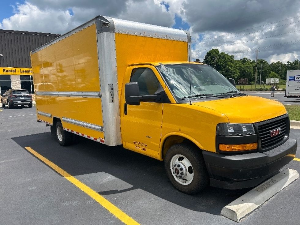Light Duty Box Truck-Light and Medium Duty Trucks-GMC-2022-Savana G33903-Lowell-AR-137,219\n\t\tmiles-$ 22,750 - Image 1