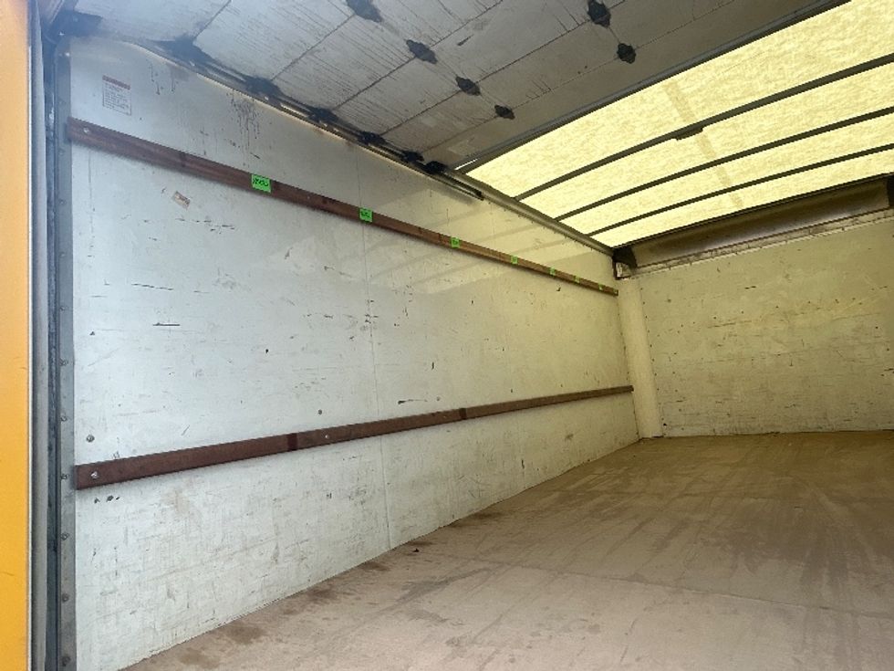 Light Duty Box Truck-Light and Medium Duty Trucks-GMC-2022-Savana G33903-Lowell-AR-137,219\n\t\tmiles-$ 22,750 - Image 11