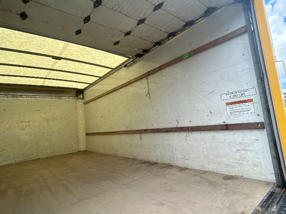 Light Duty Box Truck-Light and Medium Duty Trucks-GMC-2022-Savana G33903-Lowell-AR-137,219\n\t\tmiles-$ 22,750 - Image 12