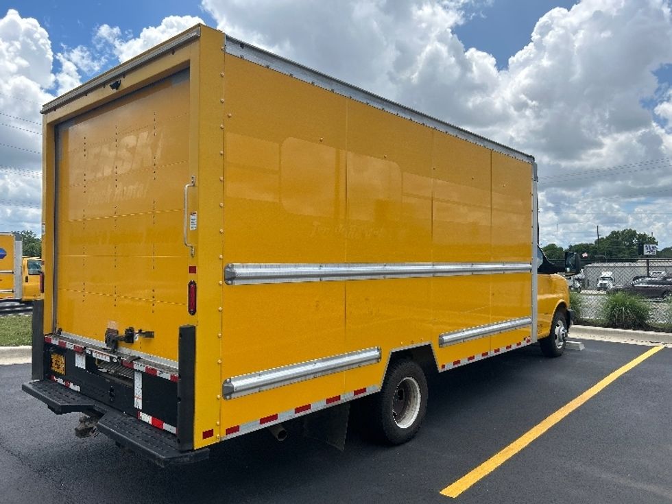 Light Duty Box Truck-Light and Medium Duty Trucks-GMC-2022-Savana G33903-Lowell-AR-137,219\n\t\tmiles-$ 22,750 - Image 13