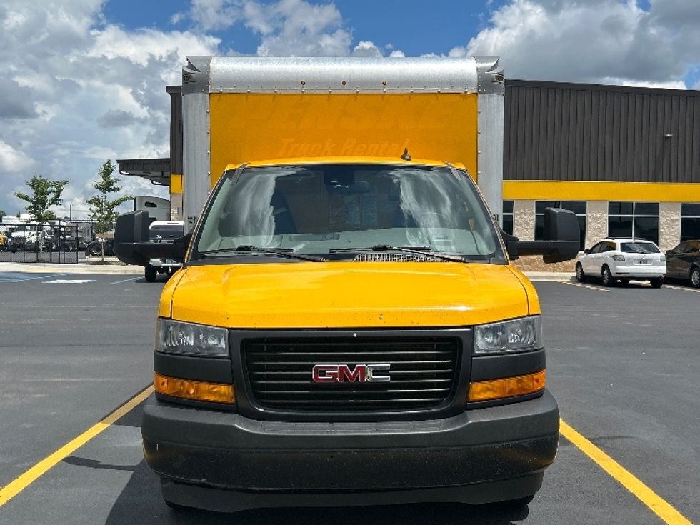 Light Duty Box Truck-Light and Medium Duty Trucks-GMC-2022-Savana G33903-Lowell-AR-137,219\n\t\tmiles-$ 22,750 - Image 2