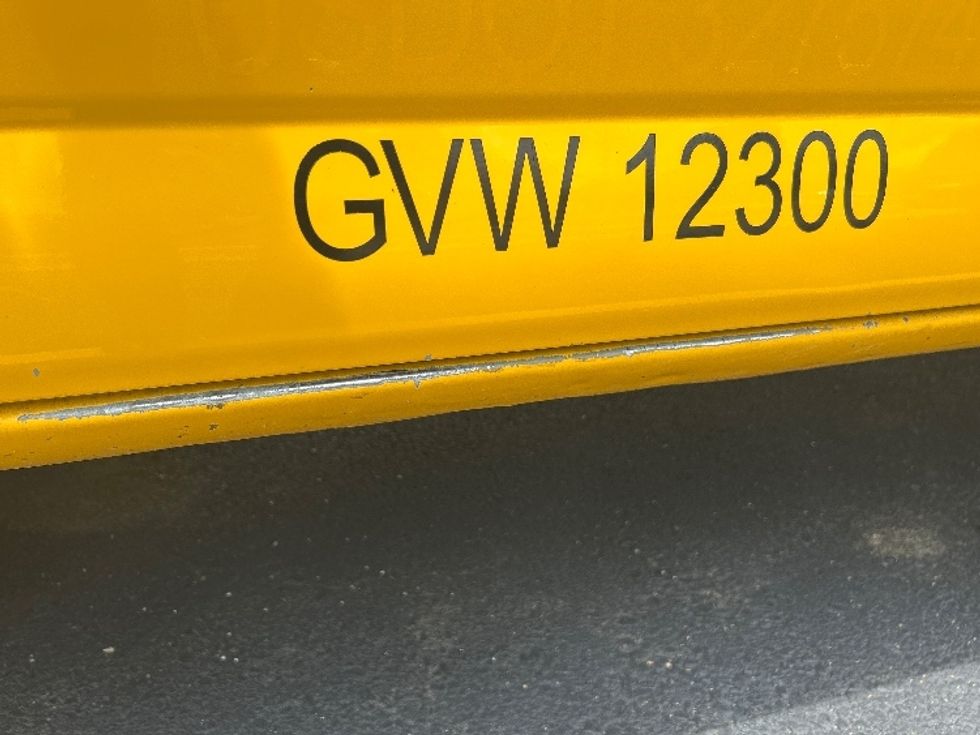 Light Duty Box Truck-Light and Medium Duty Trucks-GMC-2022-Savana G33903-Lowell-AR-137,219\n\t\tmiles-$ 22,750 - Image 24