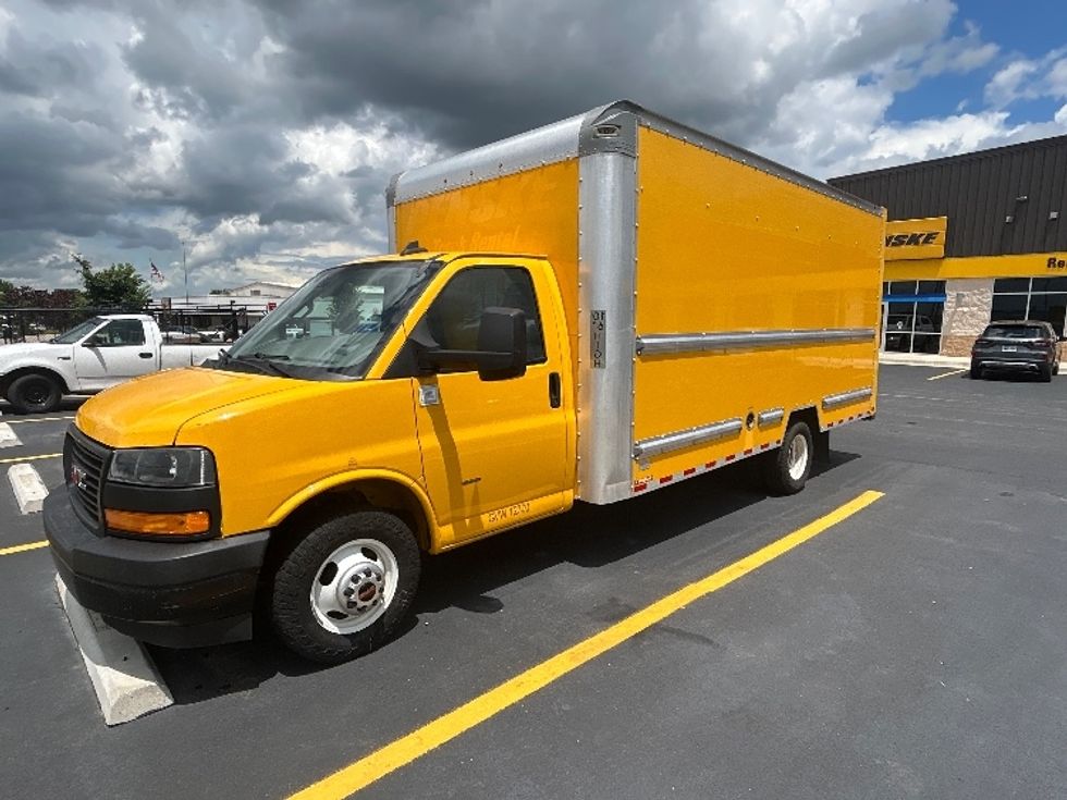 Light Duty Box Truck-Light and Medium Duty Trucks-GMC-2022-Savana G33903-Lowell-AR-137,219\n\t\tmiles-$ 22,750 - Image 3