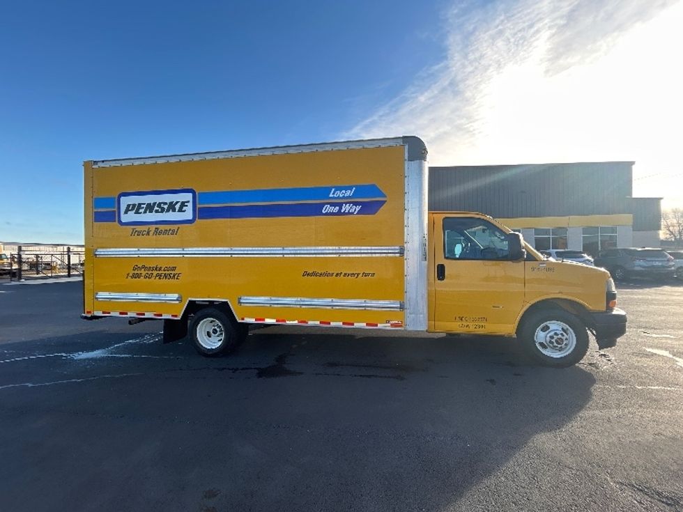 Light Duty Box Truck-Light and Medium Duty Trucks-GMC-2022-Savana G33903-Lowell-AR-88,321\n\t\tmiles-$ 29,500 - Image 13