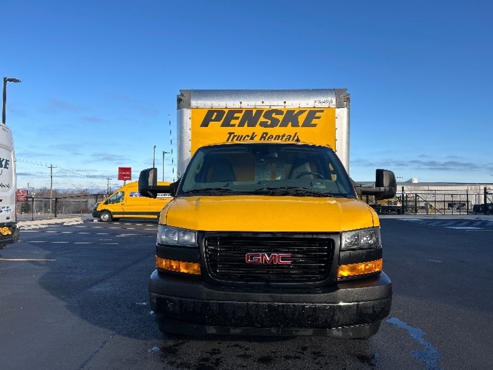 Light Duty Box Truck-Light and Medium Duty Trucks-GMC-2022-Savana G33903-Lowell-AR-88,321\n\t\tmiles-$ 29,500 - Image 2