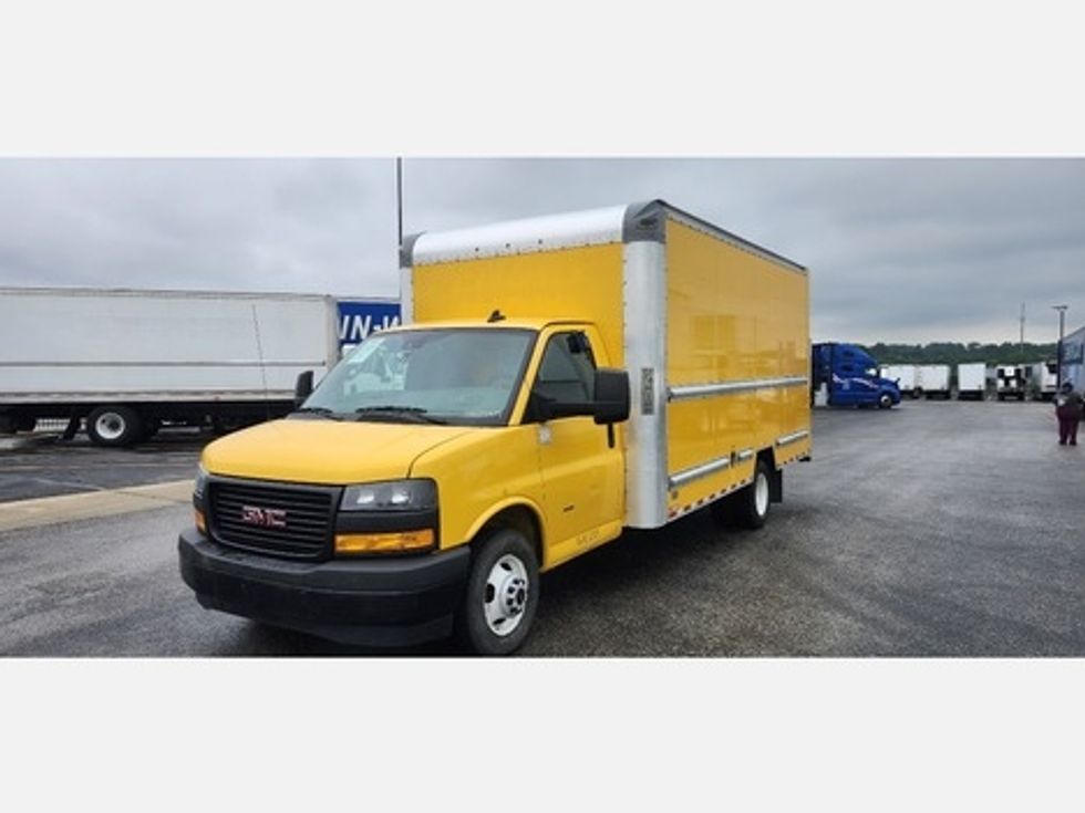Light Duty Box Truck-Light and Medium Duty Trucks-GMC-2022-Savana G33903-Lowell-AR-88,555\n\t\tmiles-$ 28,750 - Image 1