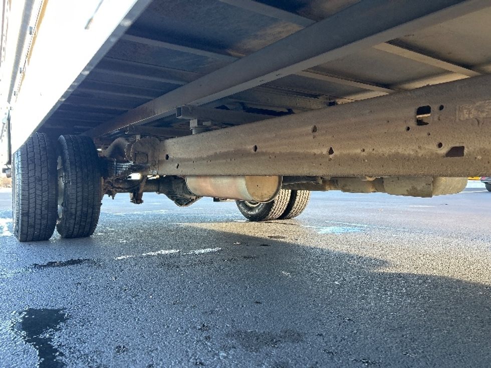 Light Duty Box Truck-Light and Medium Duty Trucks-GMC-2022-Savana G33903-Lowell-AR-88,555\n\t\tmiles-$ 28,750 - Image 12