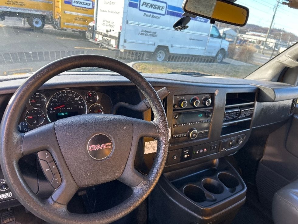 Light Duty Box Truck-Light and Medium Duty Trucks-GMC-2022-Savana G33903-Lowell-AR-88,555\n\t\tmiles-$ 28,750 - Image 16