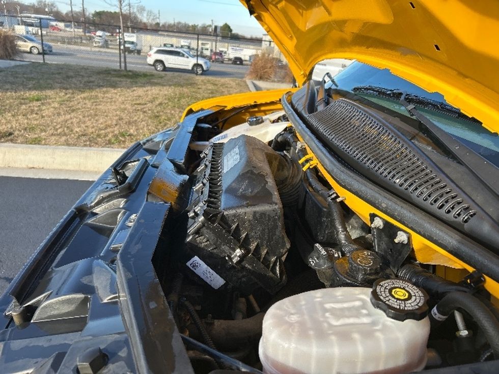Light Duty Box Truck-Light and Medium Duty Trucks-GMC-2022-Savana G33903-Lowell-AR-88,555\n\t\tmiles-$ 28,750 - Image 22