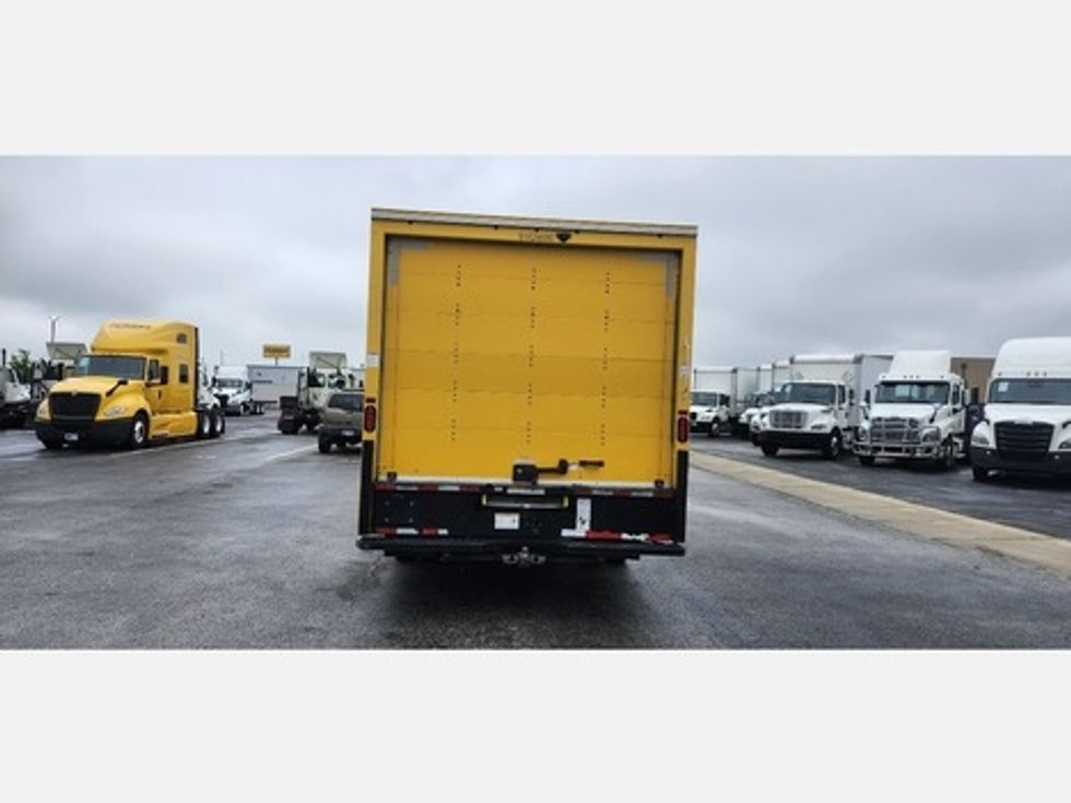 Light Duty Box Truck-Light and Medium Duty Trucks-GMC-2022-Savana G33903-Lowell-AR-88,555\n\t\tmiles-$ 28,750 - Image 6