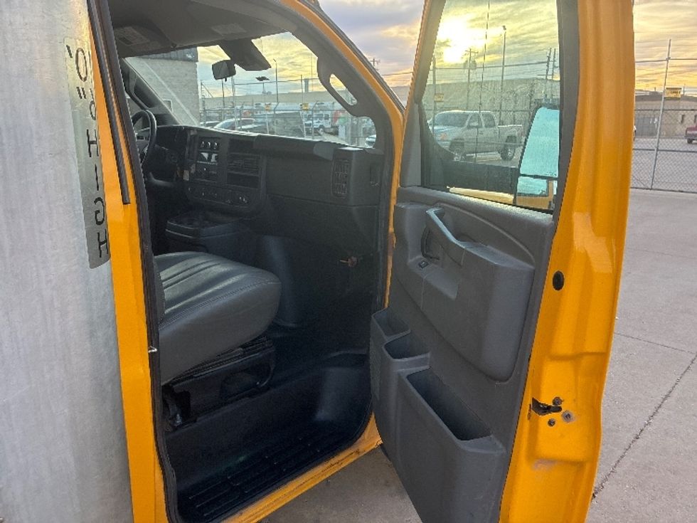 Light Duty Box Truck-Light and Medium Duty Trucks-GMC-2022-Savana G33903-Lubbock-TX-113,302\n\t\tmiles-$ 26,250 - Image 20