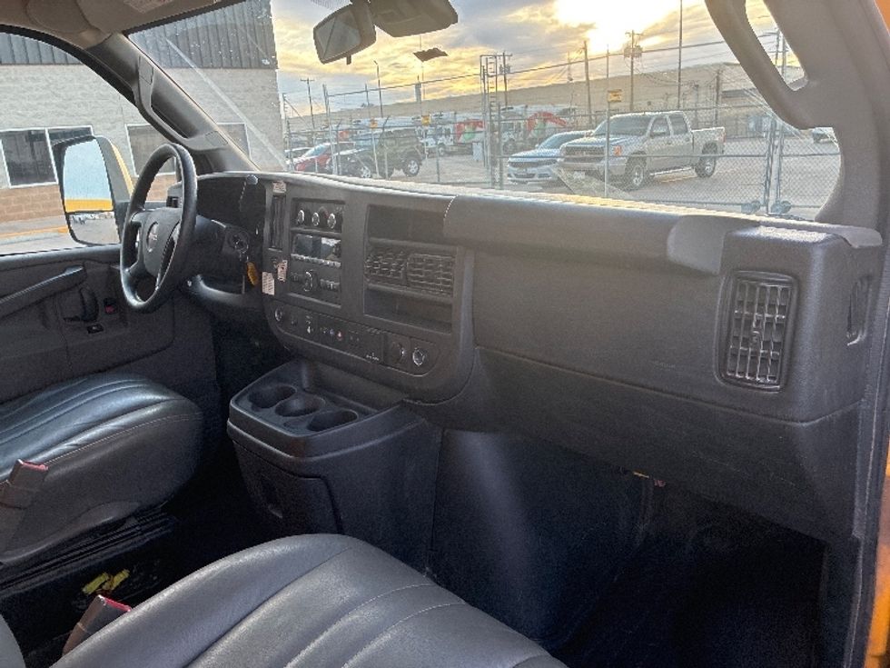 Light Duty Box Truck-Light and Medium Duty Trucks-GMC-2022-Savana G33903-Lubbock-TX-113,302\n\t\tmiles-$ 26,250 - Image 21