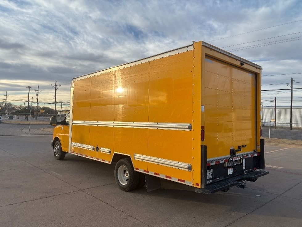 Light Duty Box Truck-Light and Medium Duty Trucks-GMC-2022-Savana G33903-Lubbock-TX-113,302\n\t\tmiles-$ 26,250 - Image 6