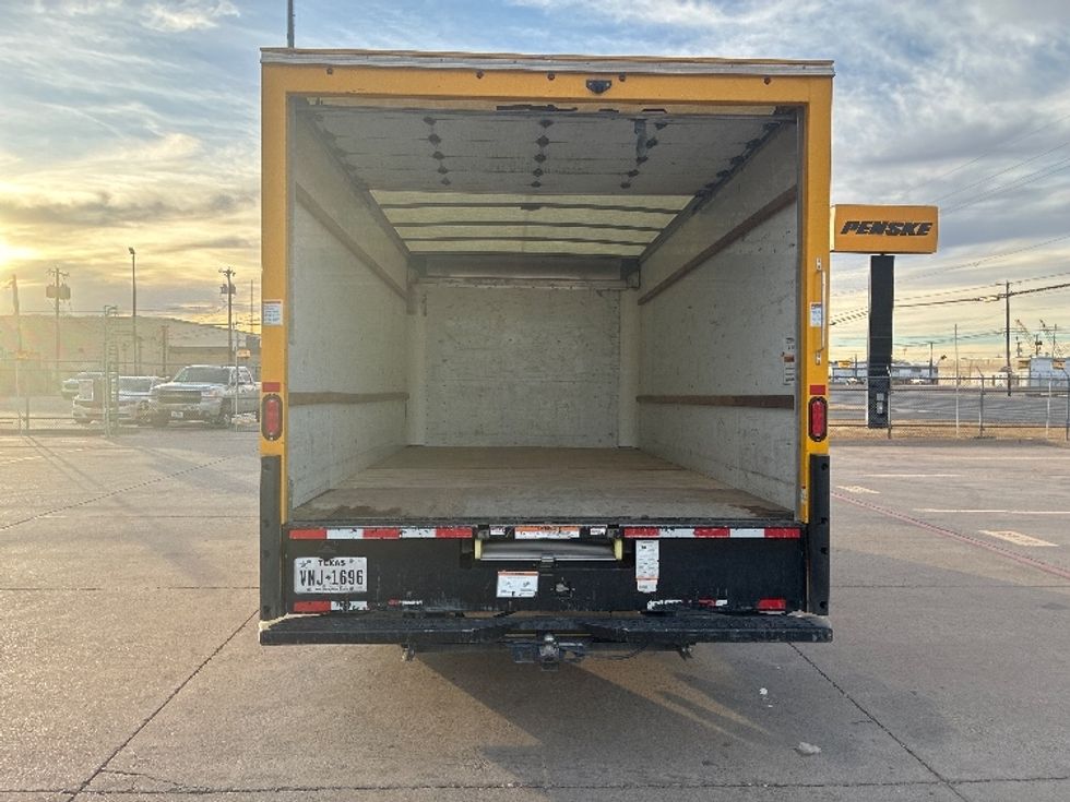 Light Duty Box Truck-Light and Medium Duty Trucks-GMC-2022-Savana G33903-Lubbock-TX-113,302\n\t\tmiles-$ 26,250 - Image 9