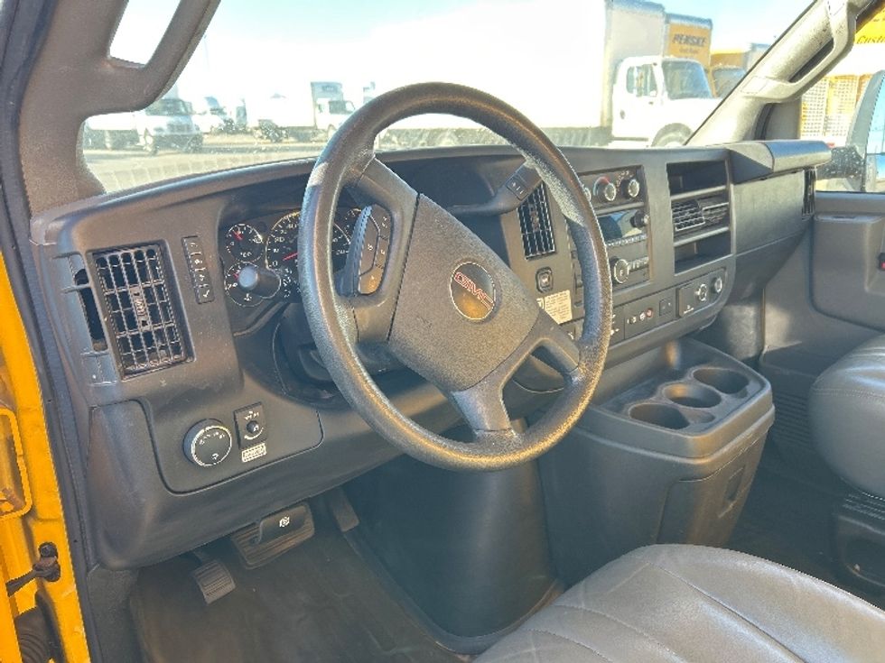 Light Duty Box Truck-Light and Medium Duty Trucks-GMC-2022-Savana G33903-Lubbock-TX-141,232\n\t\tmiles-$ 21,500 - Image 17