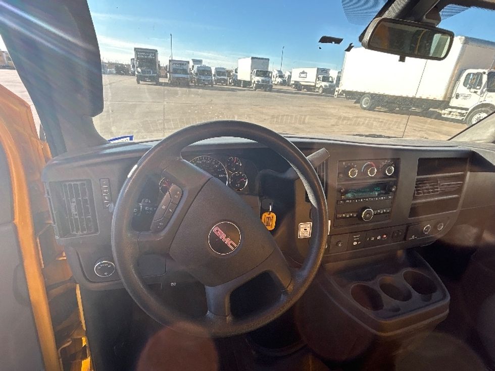 Light Duty Box Truck-Light and Medium Duty Trucks-GMC-2022-Savana G33903-Lubbock-TX-141,232\n\t\tmiles-$ 21,500 - Image 18