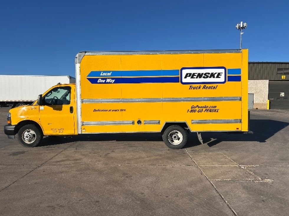 Light Duty Box Truck-Light and Medium Duty Trucks-GMC-2022-Savana G33903-Lubbock-TX-141,232\n\t\tmiles-$ 21,500 - Image 4