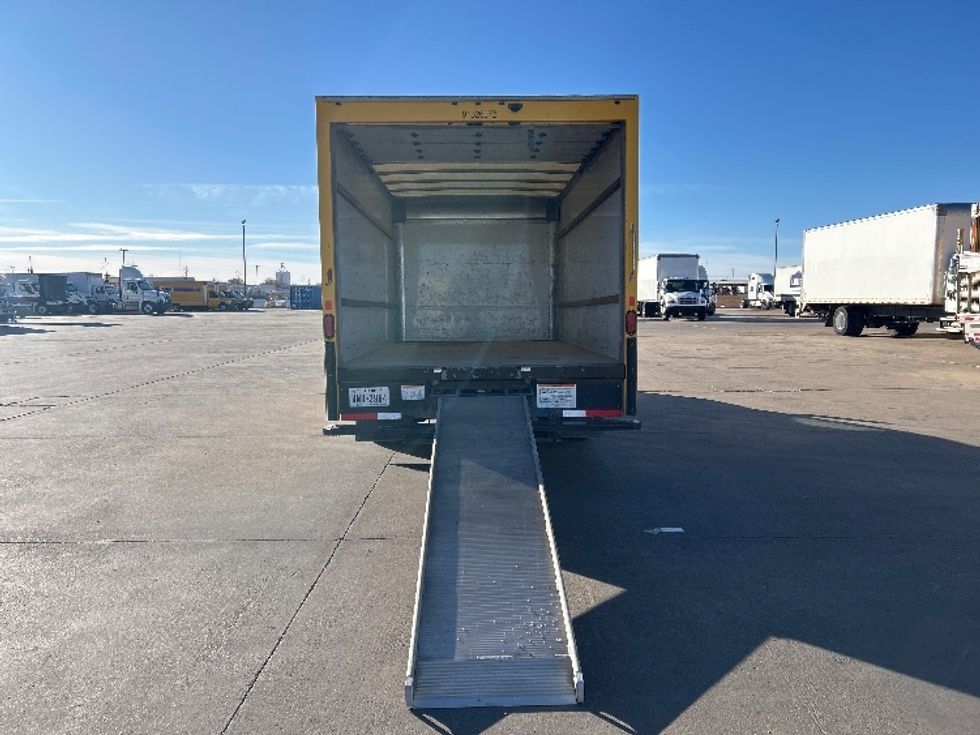 Light Duty Box Truck-Light and Medium Duty Trucks-GMC-2022-Savana G33903-Lubbock-TX-141,232\n\t\tmiles-$ 21,500 - Image 9