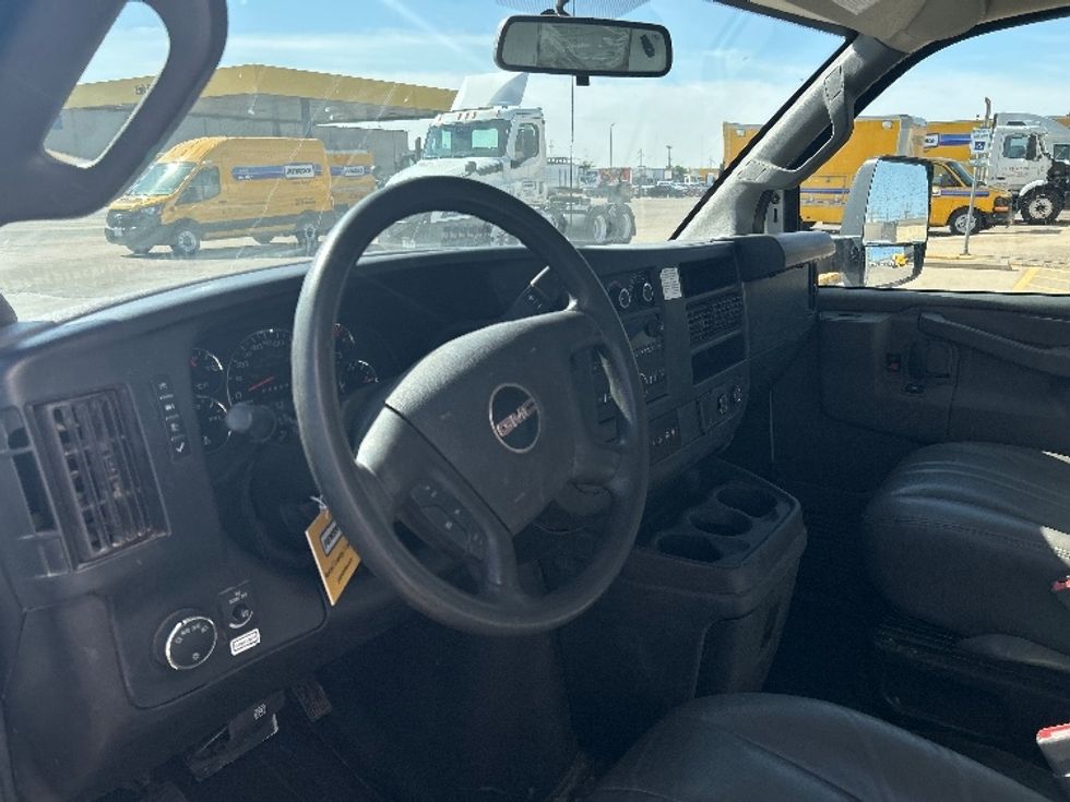 Light Duty Box Truck-Light and Medium Duty Trucks-GMC-2022-Savana G33903-Lubbock-TX-84,594\n\t\tmiles-$ 36,250 - Image 17