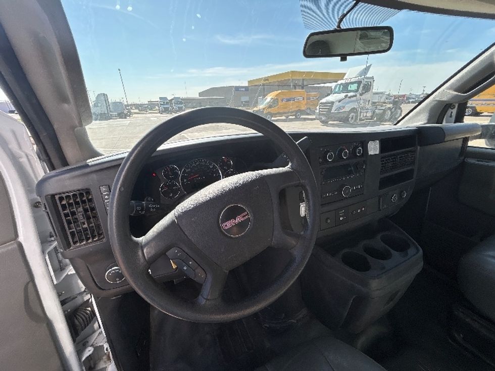 Light Duty Box Truck-Light and Medium Duty Trucks-GMC-2022-Savana G33903-Lubbock-TX-84,594\n\t\tmiles-$ 36,250 - Image 18