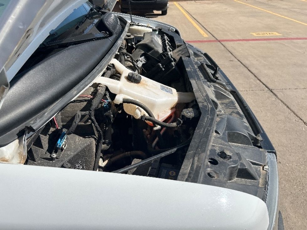 Light Duty Box Truck-Light and Medium Duty Trucks-GMC-2022-Savana G33903-Lubbock-TX-84,594\n\t\tmiles-$ 36,250 - Image 23