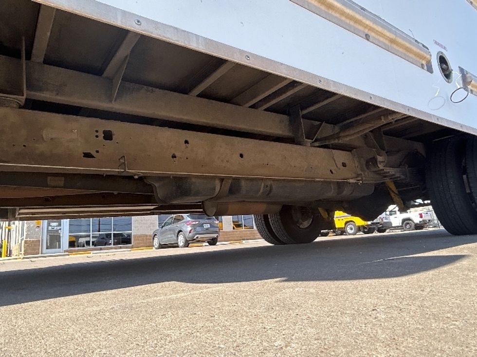 Light Duty Box Truck-Light and Medium Duty Trucks-GMC-2022-Savana G33903-Lubbock-TX-84,594\n\t\tmiles-$ 36,250 - Image 5