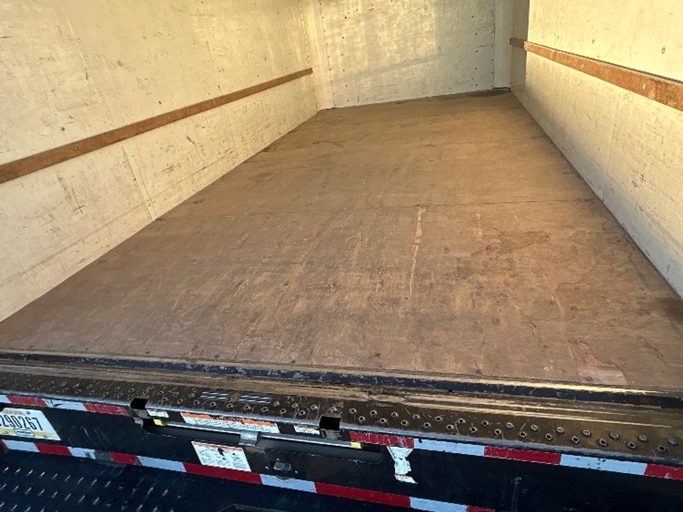 Light Duty Box Truck-Light and Medium Duty Trucks-GMC-2022-Savana G33903-Lubbock-TX-89,409\n\t\tmiles-$ 29,500 - Image 10