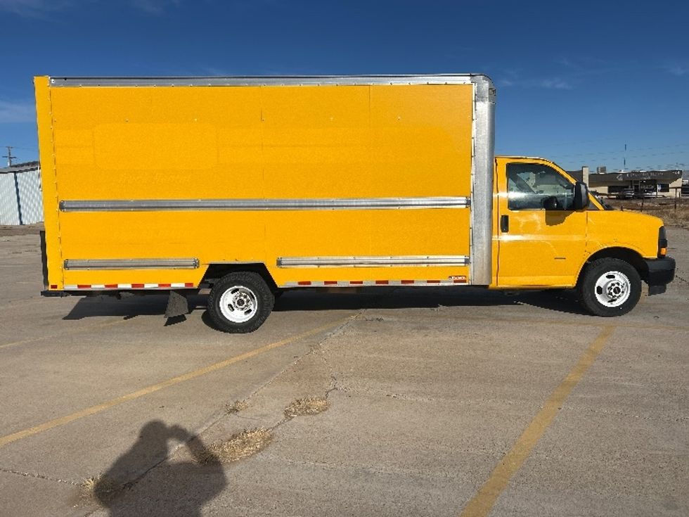 Light Duty Box Truck-Light and Medium Duty Trucks-GMC-2022-Savana G33903-Lubbock-TX-89,409\n\t\tmiles-$ 29,500 - Image 15