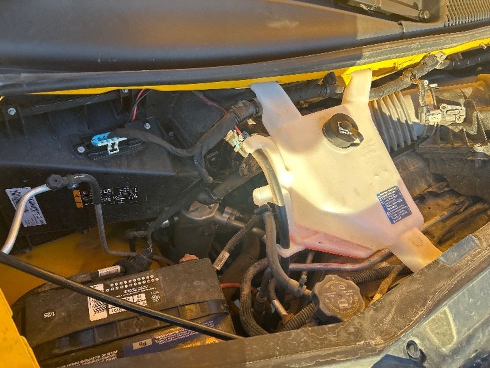 Light Duty Box Truck-Light and Medium Duty Trucks-GMC-2022-Savana G33903-Lubbock-TX-89,409\n\t\tmiles-$ 29,500 - Image 23