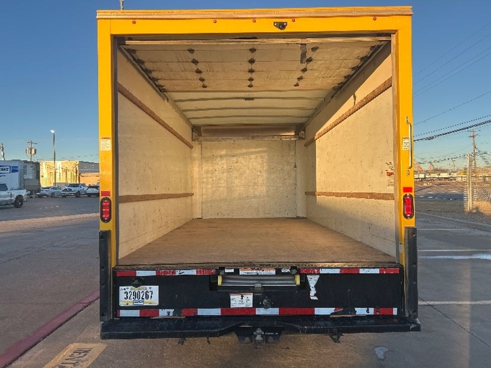 Light Duty Box Truck-Light and Medium Duty Trucks-GMC-2022-Savana G33903-Lubbock-TX-89,409\n\t\tmiles-$ 29,500 - Image 8