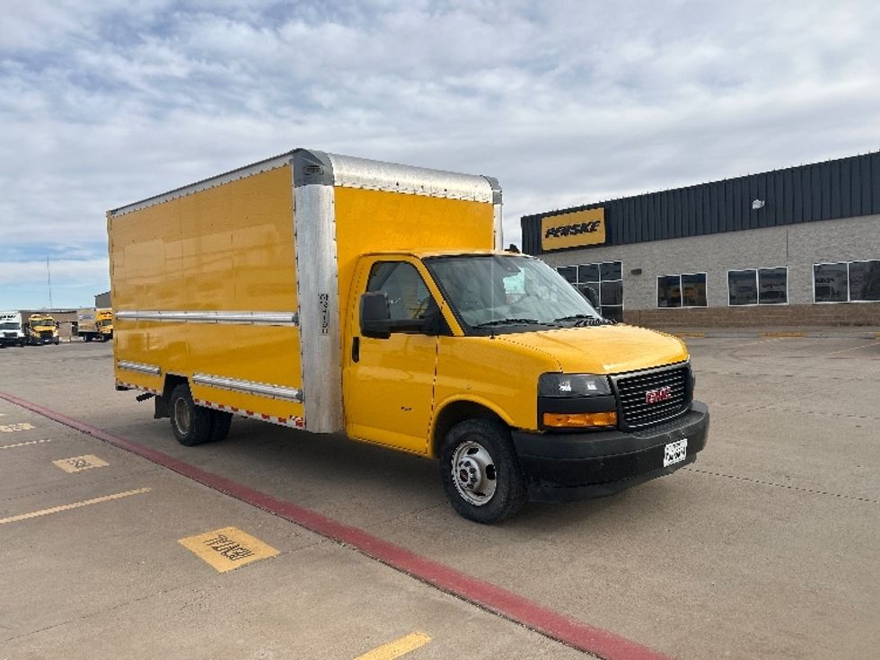 Light Duty Box Truck-Light and Medium Duty Trucks-GMC-2022-Savana G33903-Lubbock-TX-91,667\n\t\tmiles-$ 29,250 - Image 1