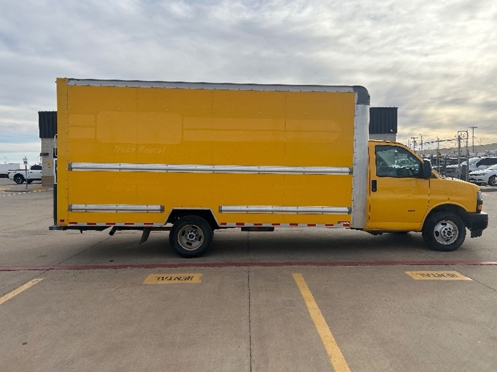 Light Duty Box Truck-Light and Medium Duty Trucks-GMC-2022-Savana G33903-Lubbock-TX-91,667\n\t\tmiles-$ 29,250 - Image 15