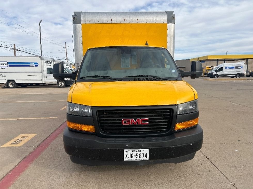 Light Duty Box Truck-Light and Medium Duty Trucks-GMC-2022-Savana G33903-Lubbock-TX-91,667\n\t\tmiles-$ 29,250 - Image 2
