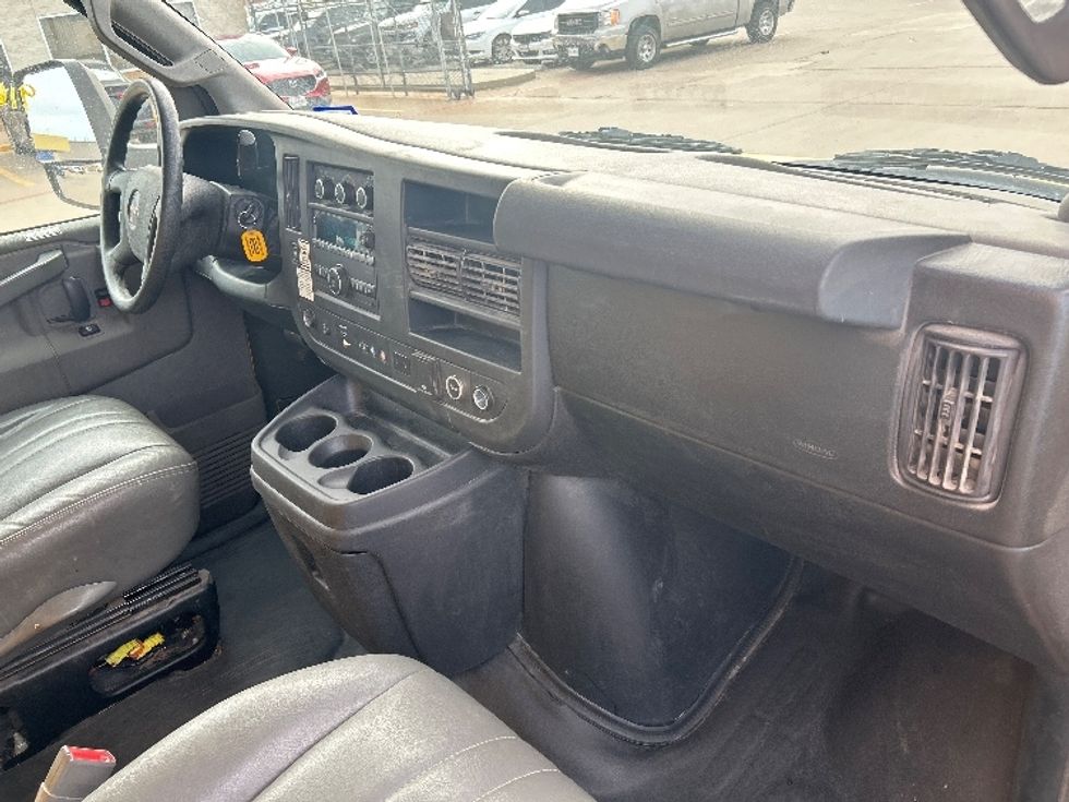 Light Duty Box Truck-Light and Medium Duty Trucks-GMC-2022-Savana G33903-Lubbock-TX-91,667\n\t\tmiles-$ 29,250 - Image 22