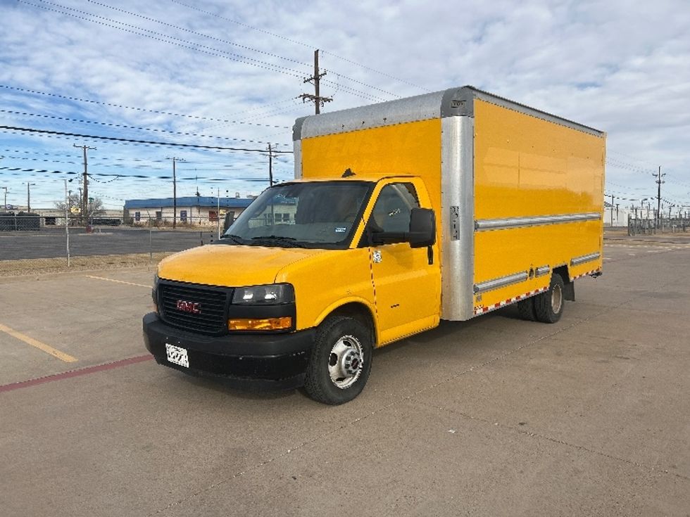 Light Duty Box Truck-Light and Medium Duty Trucks-GMC-2022-Savana G33903-Lubbock-TX-91,667\n\t\tmiles-$ 29,250 - Image 3