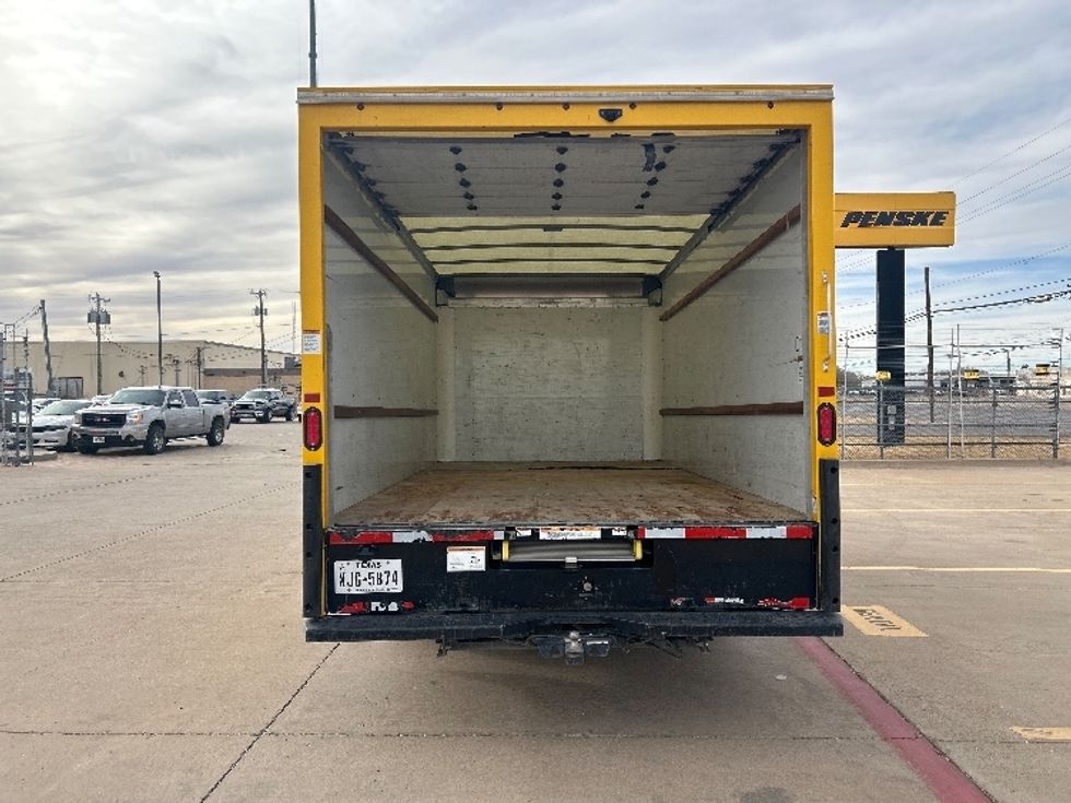 Light Duty Box Truck-Light and Medium Duty Trucks-GMC-2022-Savana G33903-Lubbock-TX-91,667\n\t\tmiles-$ 29,250 - Image 8